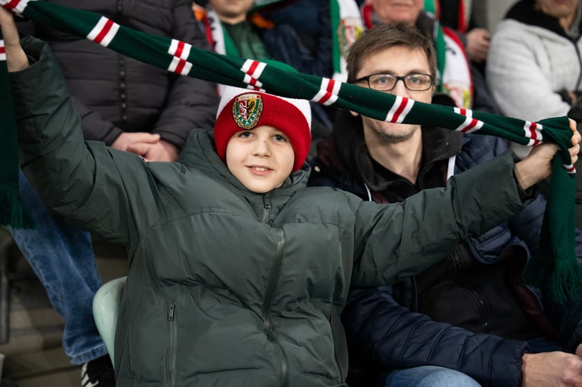 Kibice na meczu Śląska z Widzewem (2 marca 2024) na Tarczyński Arenie